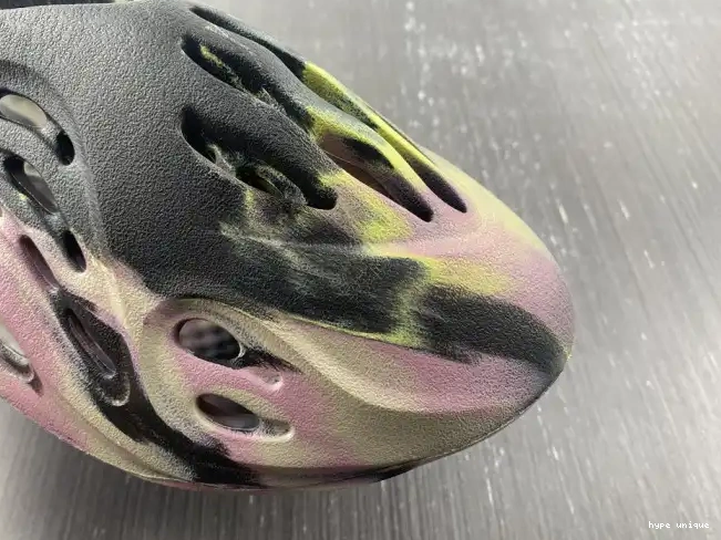 hype Foam MX Yeezy RNR Carbon Adidas IG9562 0620